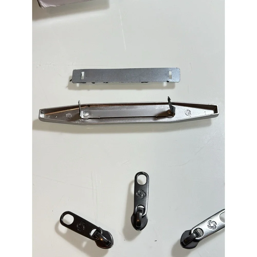 OEM Samsonite Tech 2.0 Carry-On 8 pcs Zipper Pulls & 1 Logo Badge Original Parts